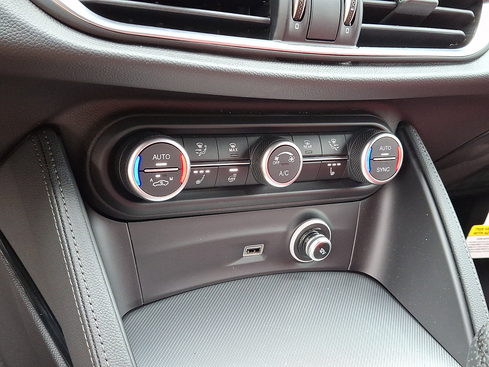 New 2026 Alfa Romeo Stelvio Sprint AWD/4WD image 14
