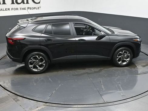 New 2026 Chevrolet Trax LT w/ Sunroof Package image 17