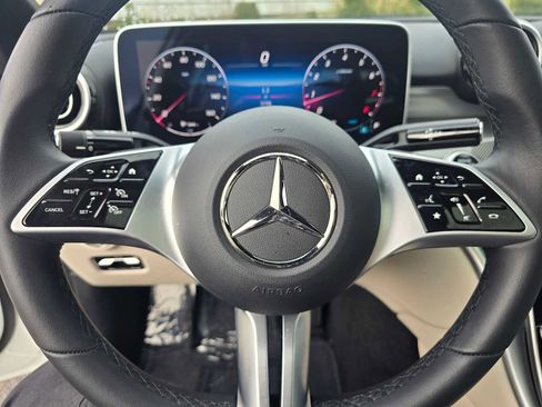 Used 2025 Mercedes-Benz C 300 Sedan image 26