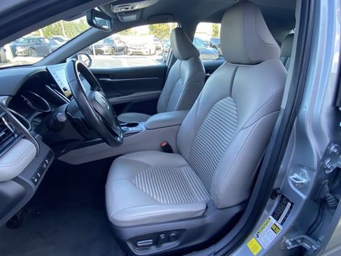 Used 2023 Toyota Camry SE image 13