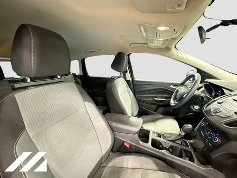 Used 2017 Ford Escape SE image 27