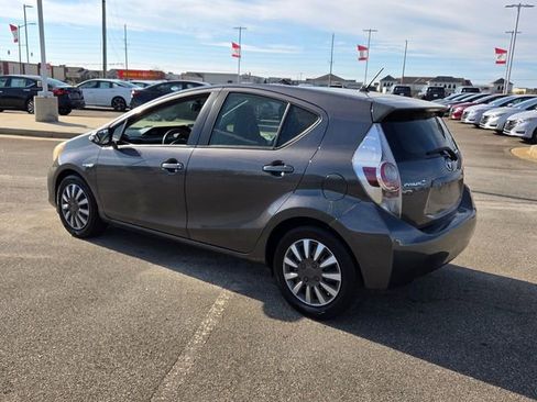 Used 2013 Toyota Prius C One image 9