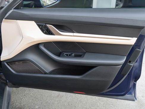 Used 2020 Porsche Taycan Turbo S image 26