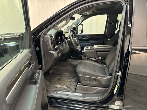 Certified 2025 Chevrolet Silverado 2500 LT w/ Convenience Package image 11