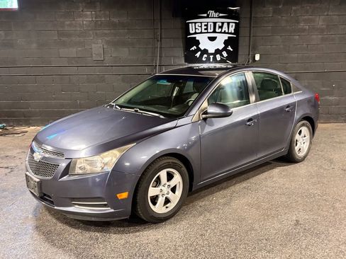 Used 2014 Chevrolet Cruze LT w/ Technology Package FWD image 1