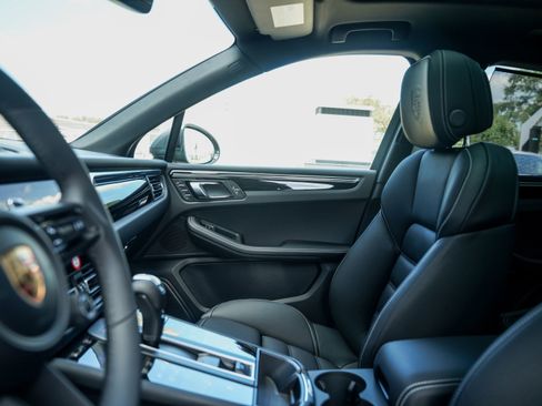 New 2026 Porsche Macan Turbo image 22