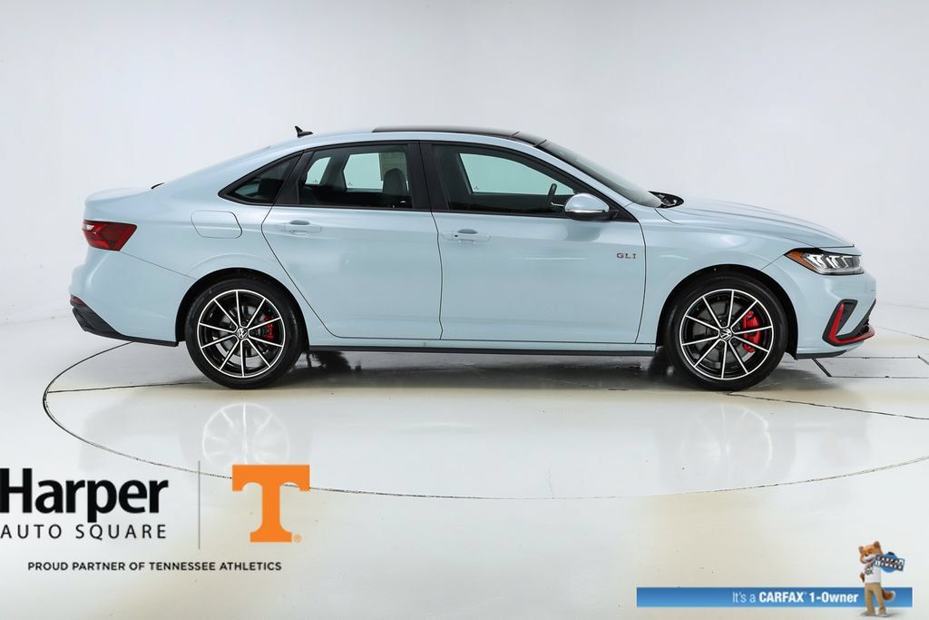 Used 2025 Volkswagen Jetta GLI Autobahn FWD image 10