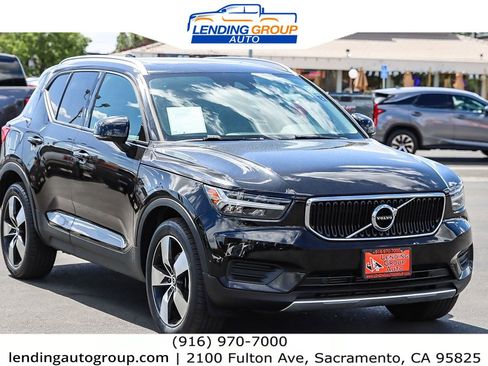 Used 2019 Volvo XC40 T5 Momentum image 5