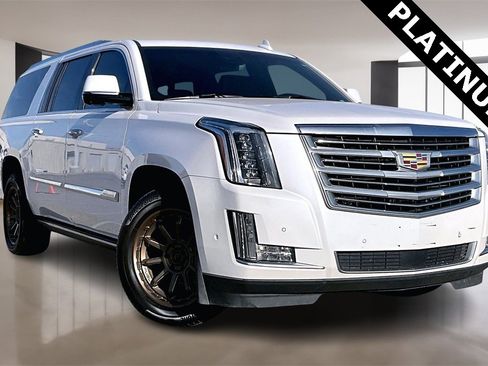 Used 2019 Cadillac Escalade ESV Platinum image 11