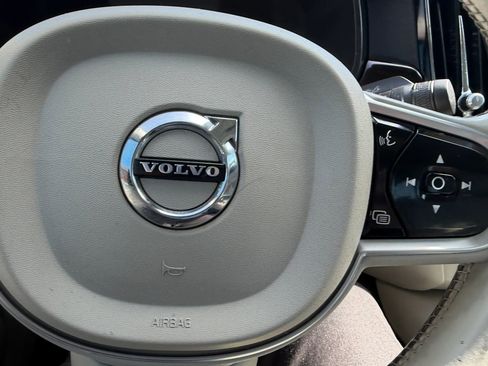 Used 2018 Volvo S90 T5 Momentum w/ Convenience Package FWD image 26