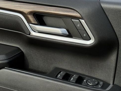 Used 2023 Chevrolet Silverado 1500 RST image 25