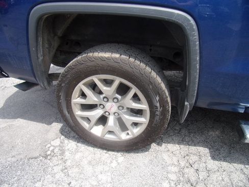 Used 2015 GMC Sierra 1500 SLT w/ SLT Crew Cab Value Package image 16