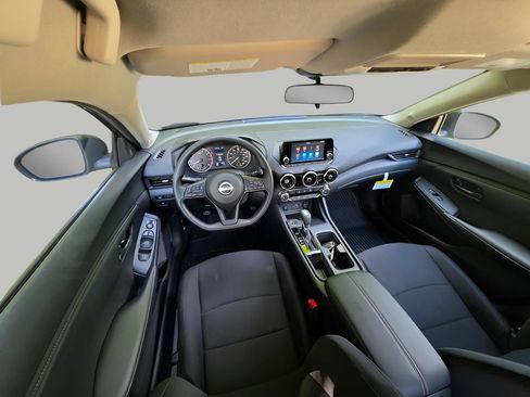 Used 2025 Nissan Sentra S FWD image 13