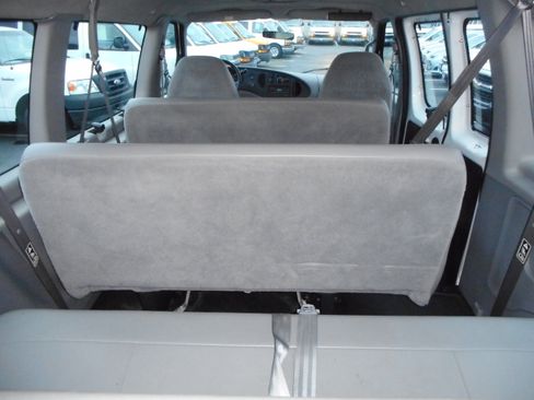 Used 2002 Ford E-350 and Econoline 350 XL image 19