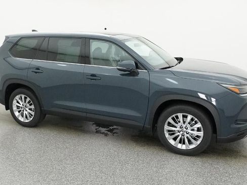 New 2026 Toyota Grand Highlander AWD image 12