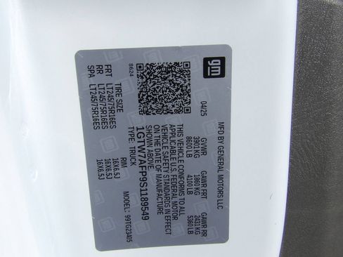 Used 2025 GMC Savana 2500 w/ Driver Convenience Package RWD image 57