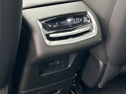 Used 2025 Cadillac XT6 Premium Luxury w/ Technology Package image 18