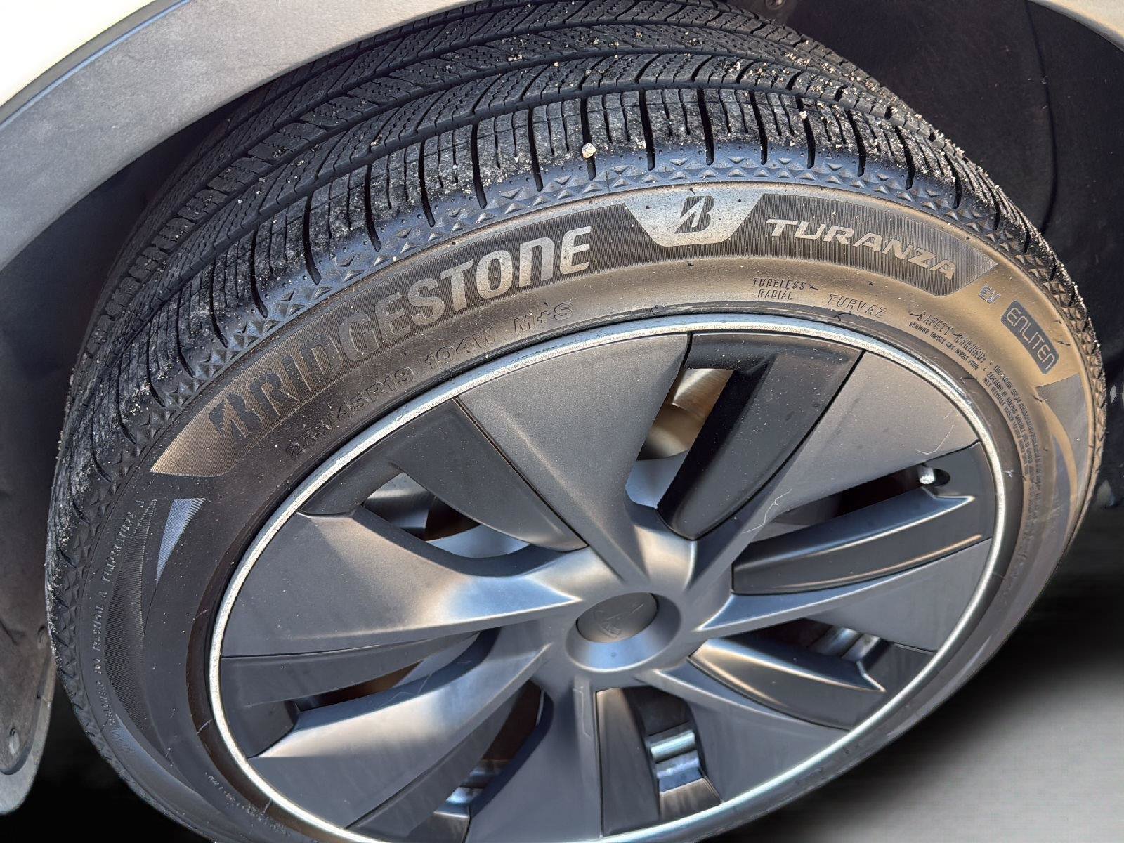 Used 2023 Tesla Model Y Long Range AWD/4WD image 11