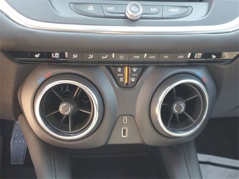 Used 2022 Chevrolet Blazer LT image 26