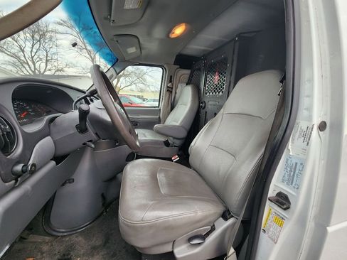 Used 2006 Ford E-350 and Econoline 350 Super Duty image 13