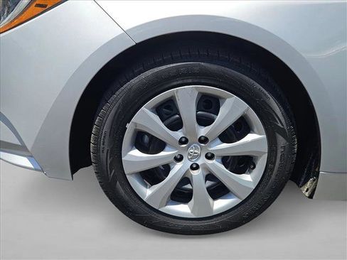 Used 2024 Toyota Corolla LE FWD image 28