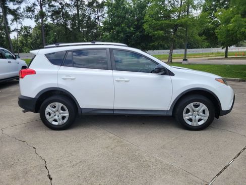 Used 2013 Toyota RAV4 LE FWD image 9