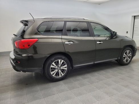 Used 2017 Nissan Pathfinder S image 10