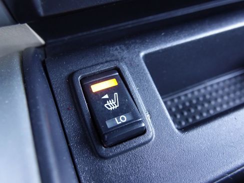 Used 2017 Nissan Titan SL w/ SL Towing Convenience Package image 9