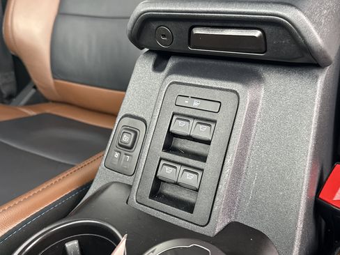 Used 2023 Ford Bronco Outer Banks image 17