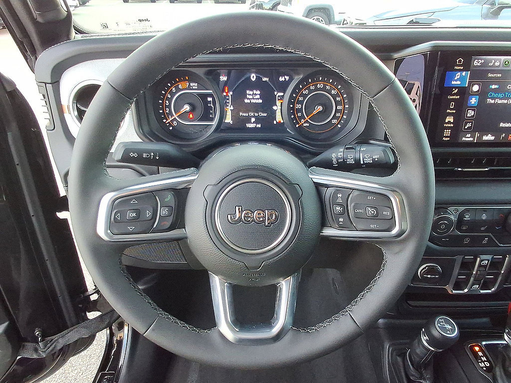 Used 2026 Jeep Wrangler Unlimited Sahara AWD/4WD image 22