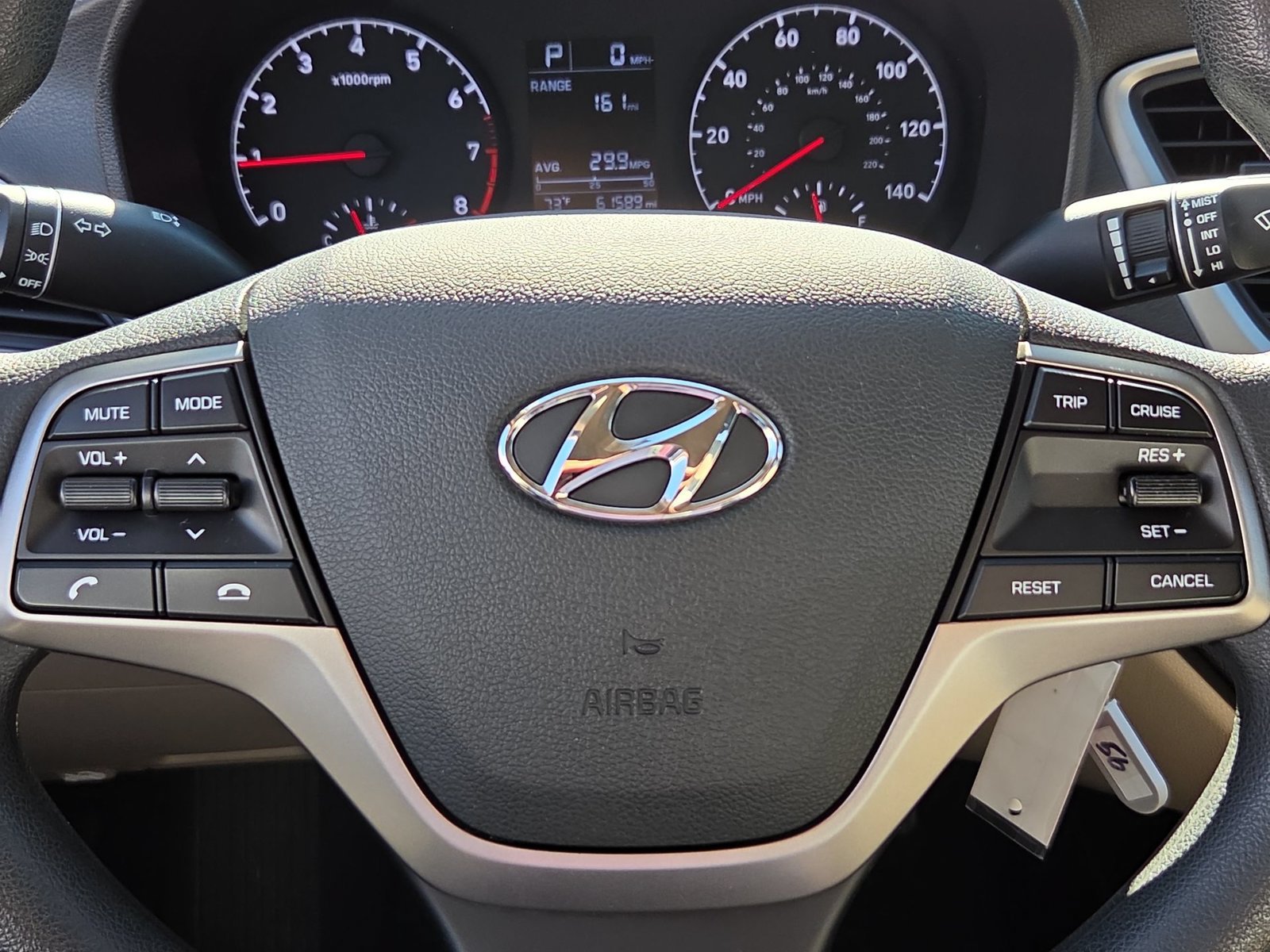 Used 2020 Hyundai Accent SE w/ Cargo Package FWD image 11