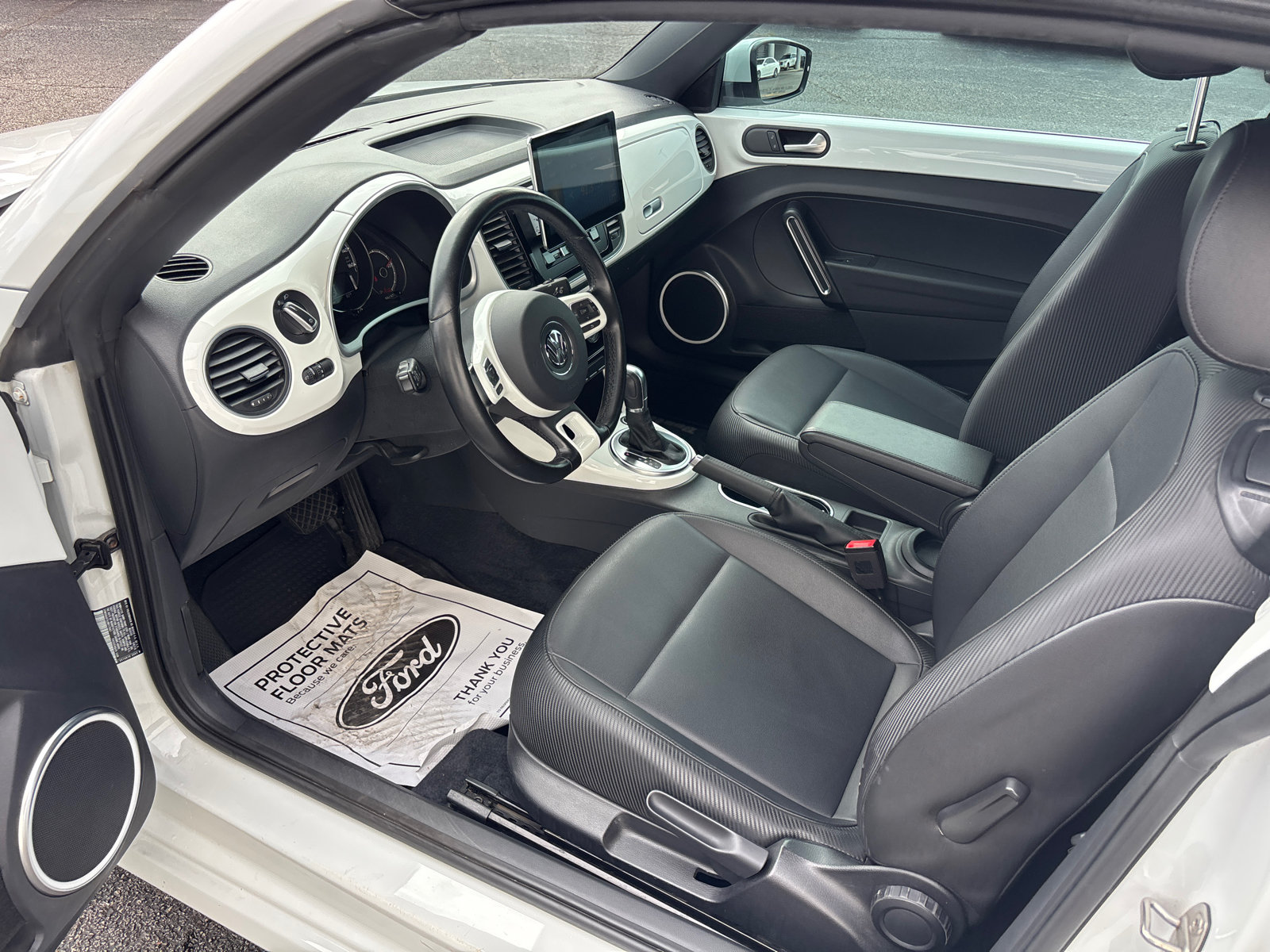 Used 2018 Volkswagen Beetle 2.0T S FWD image 25