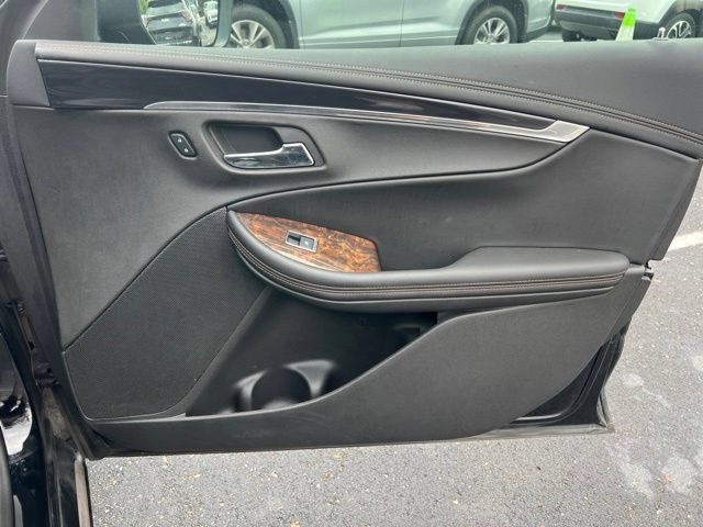 Used 2015 Chevrolet Impala LT w/ Convenience Package FWD image 30