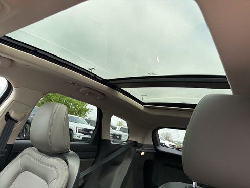 Used 2024 Lincoln Corsair AWD w/ Equipment Group 101A image 15