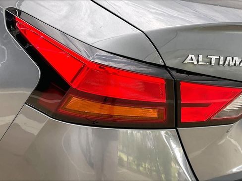 Used 2019 Nissan Altima 2.5 SL FWD image 29