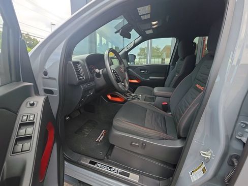 Used 2023 Nissan Frontier PRO-4X w/ Pro Convenience Package AWD/4WD image 10