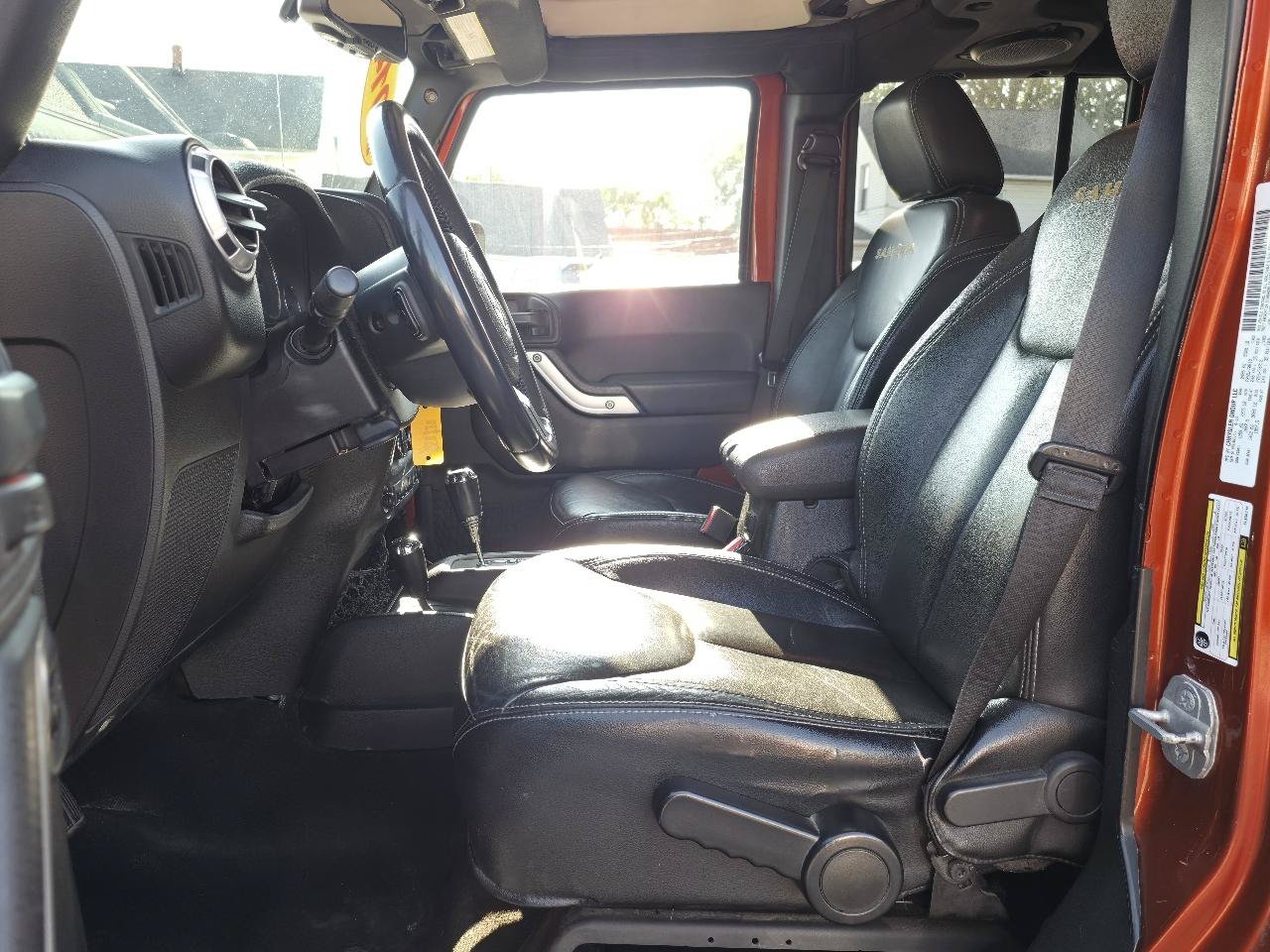 Used 2014 Jeep Wrangler Unlimited Sahara w/ Connectivity Group AWD/4WD image 11
