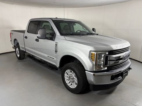 Used 2019 Ford F250 XLT AWD/4WD image 2
