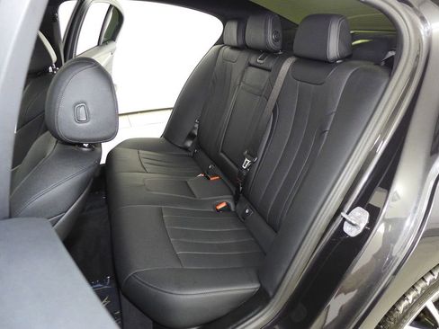 Certified 2023 BMW 530e w/ Convenience Package image 21