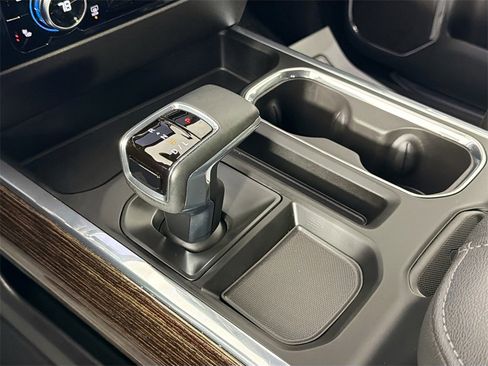 Used 2024 GMC Sierra 1500 Elevation w/ Preferred Package image 16