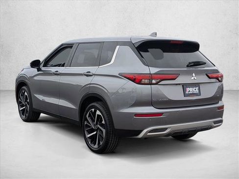 Used 2024 Mitsubishi Outlander SE image 7