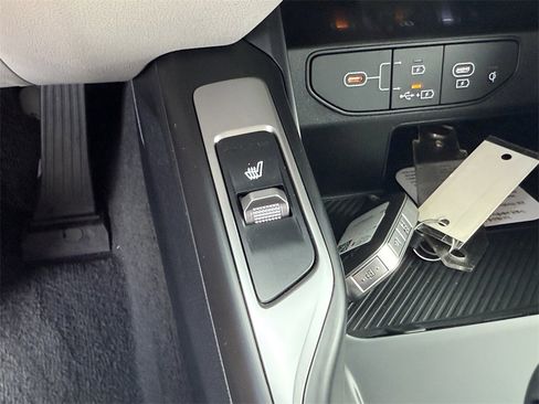 New 2026 Kia Sorento S w/ S Panoramic Sunroof Package image 25