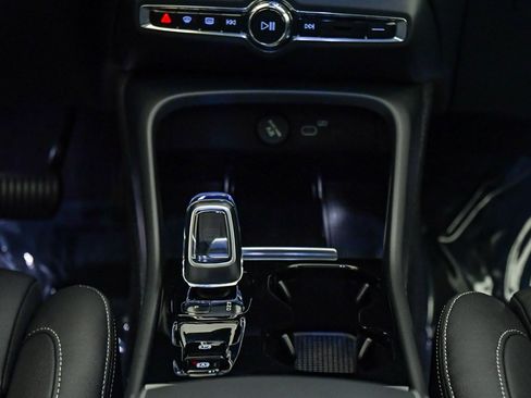 Certified 2025 Volvo XC40 B5 Plus w/ Climate Package image 15