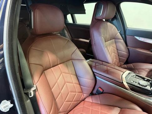 Used 2025 BMW 760i xDrive w/ Executive Package AWD/4WD image 84