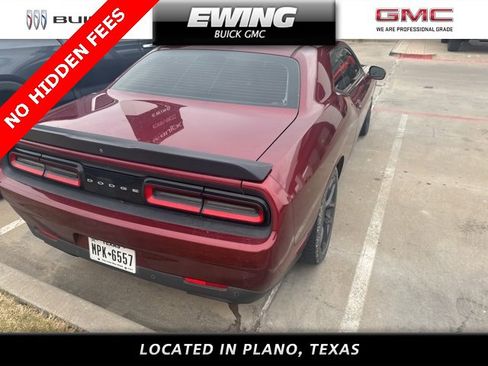 Used 2019 Dodge Challenger R/T w/ Driver Convenience Group image 3