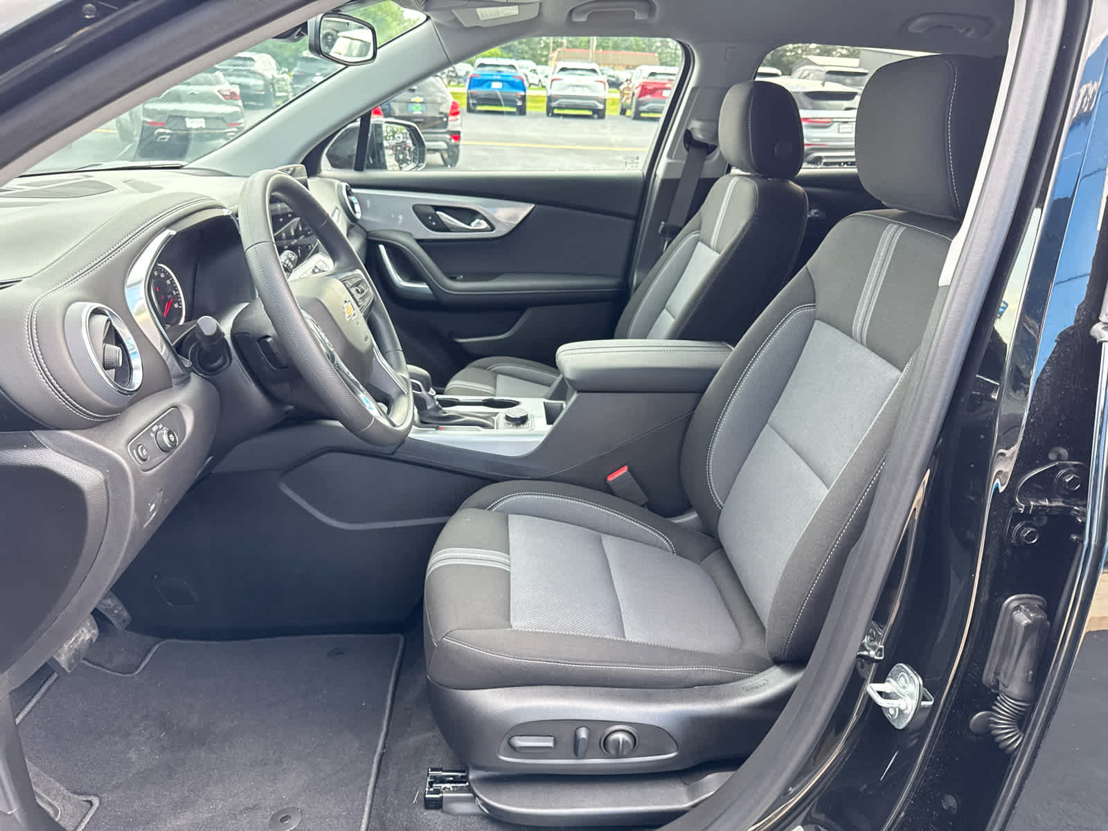New 2026 Chevrolet Blazer LT w/ Convenience Package AWD/4WD image 18