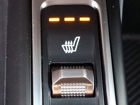 Certified 2025 Kia Sorento S image 25