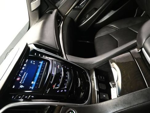 Used 2020 Cadillac Escalade Platinum w/ Escalade Sport Edition AWD/4WD image 16