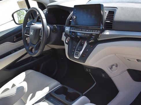 Used 2025 Honda Odyssey EX-L image 12