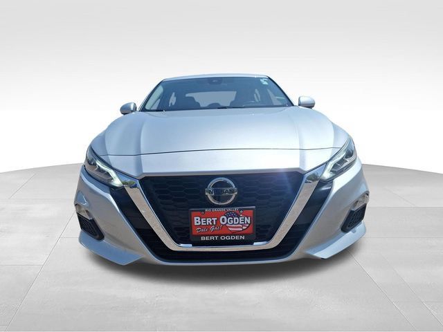 Certified 2022 Nissan Altima 2.5 SV w/ SV Premium Package AWD/4WD image 2